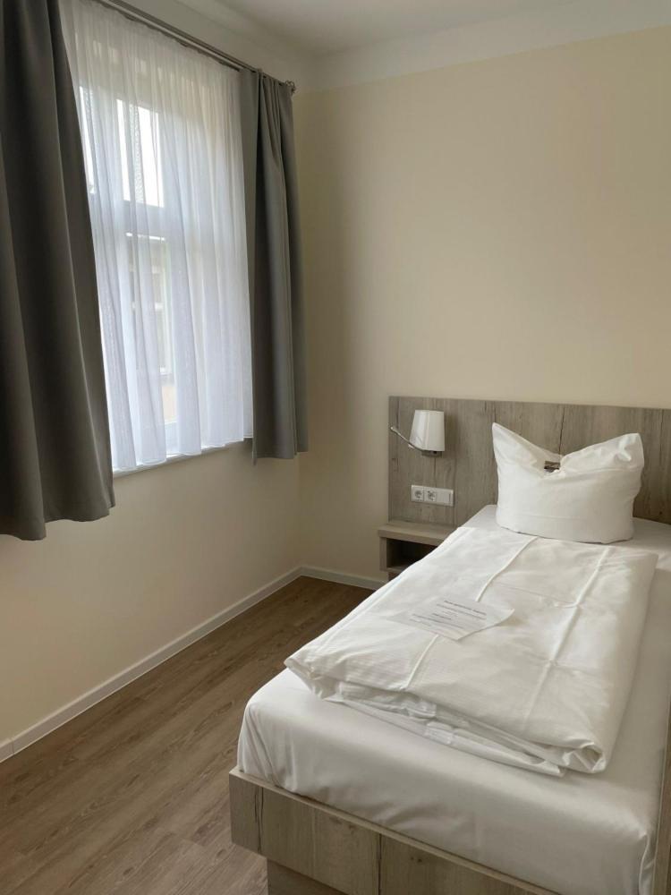 Hotel Adler ルドルシュタット エクステリア 写真